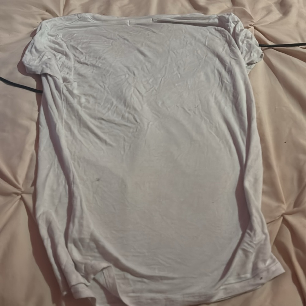 Basic white tee - Picture 2 of 2